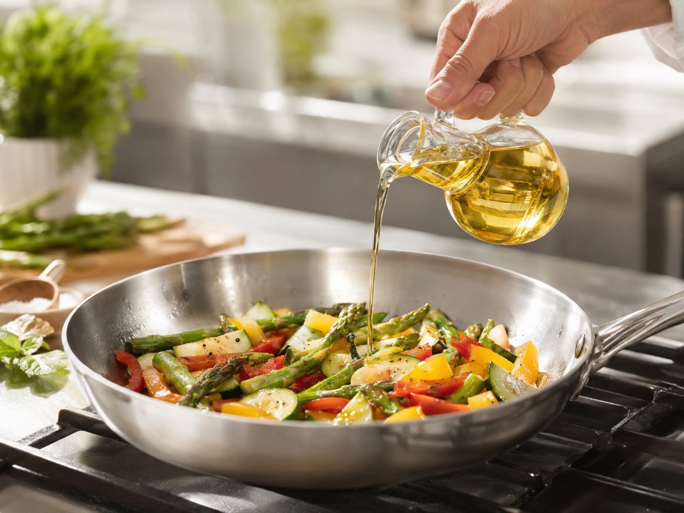 Refina corn oil used for everyday home cooking